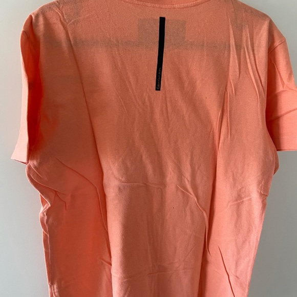 Calvin Klein T-shirt - Picture 2 of 2